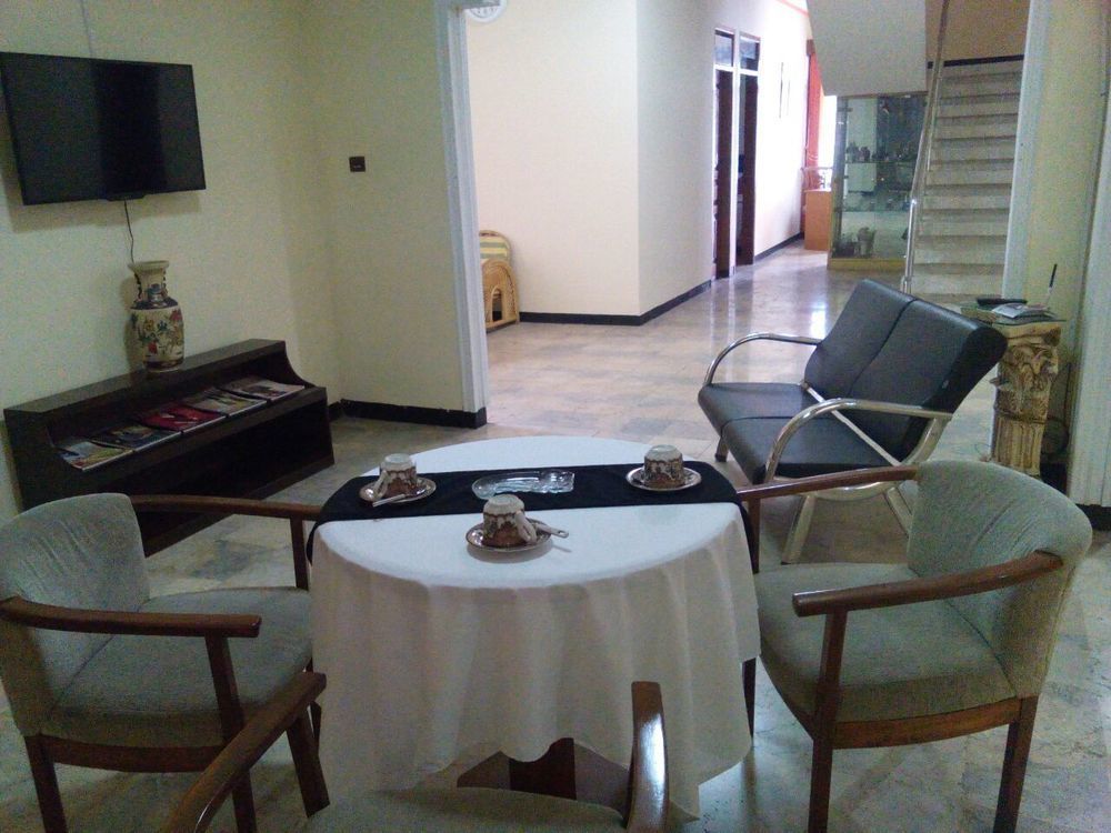 Simply Homy Guest House Pasteur Бандунг Экстерьер фото